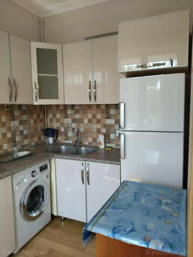 Kirayə verilir 1 otaqlı Mənzil Köhnə tikili 45 m² Elmlər Akademiyası m. - şəkil 3