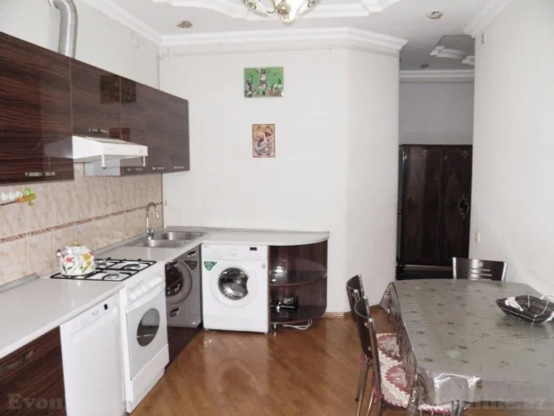 Kirayə verilir 2 otaqlı Mənzil Köhnə tikili 60 m² 28 May m. - şəkil 6