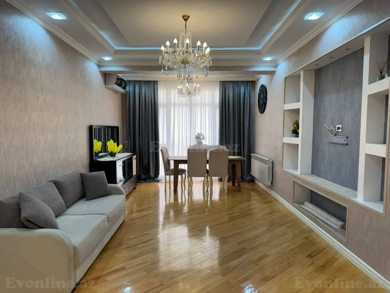 4 otaqlı Mənzil 160 m² İnşaatçılar m. Kirayə verilir
