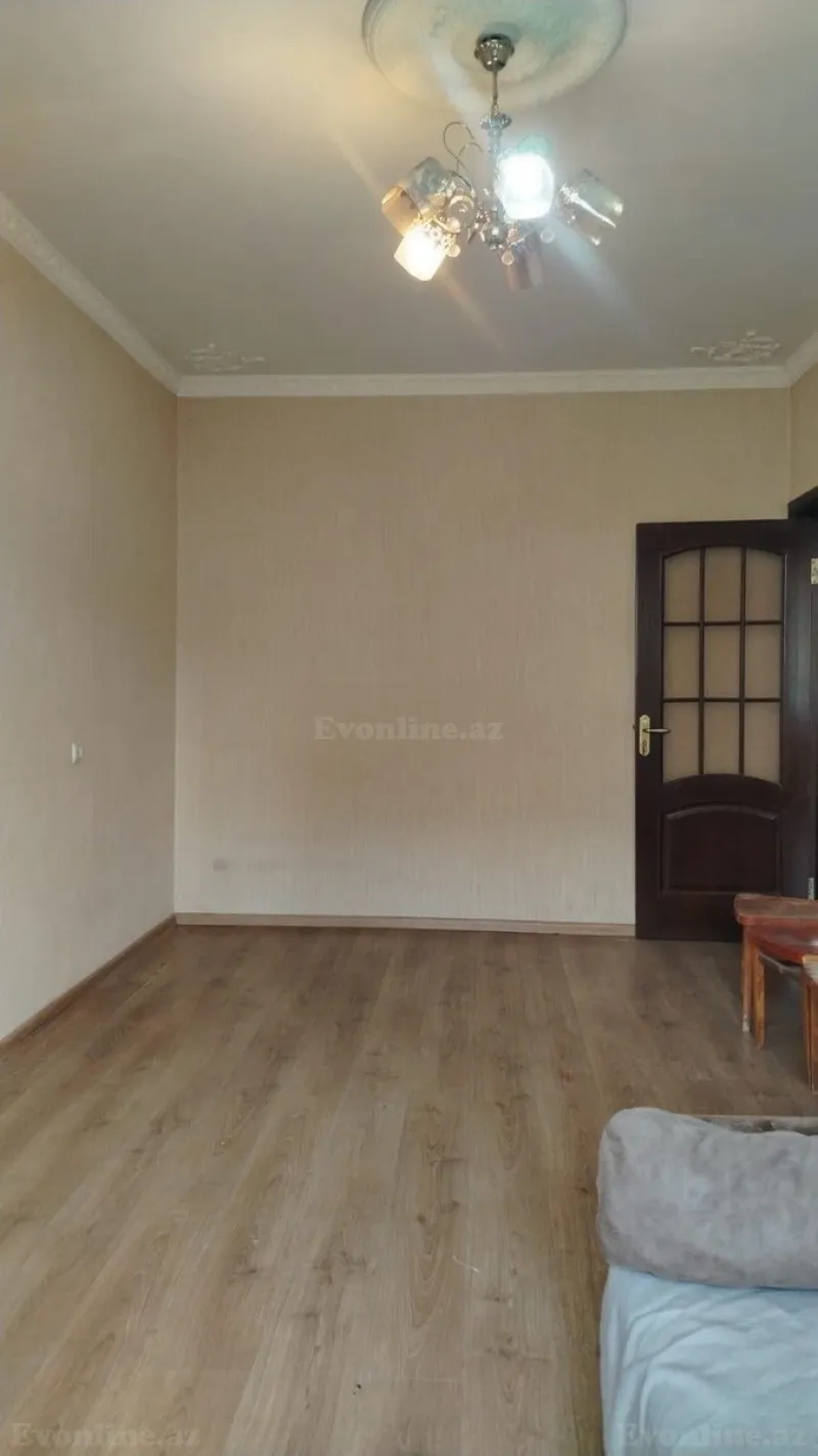 Satılır 2 otaqlı Mənzil Köhnə tikili 55 m² Bakıxanov - şəkil 3