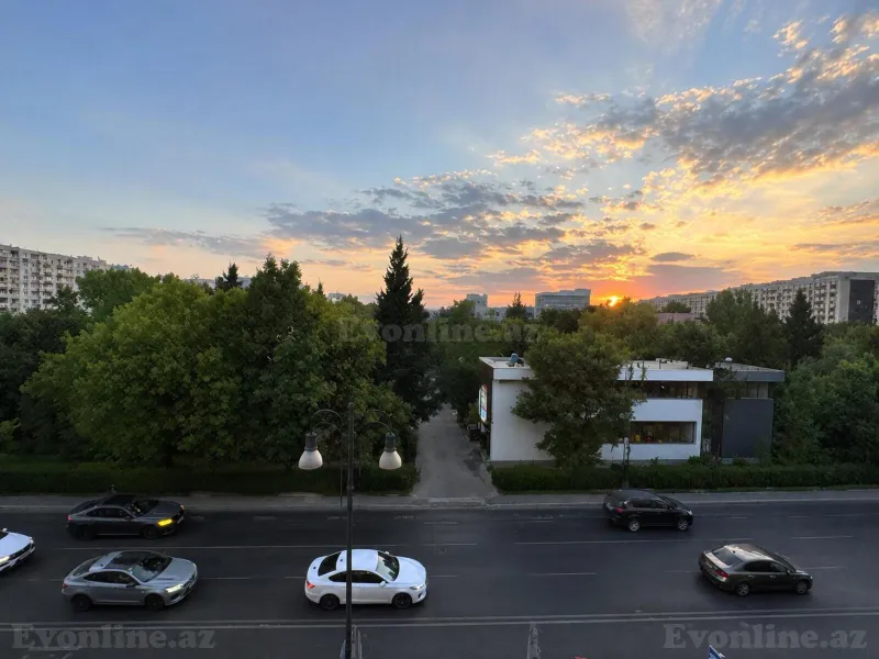 Satılır 3 otaqlı Mənzil Köhnə tikili 75 m² Nərimanov r. - şəkil 5
