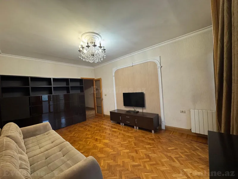 Satılır 2 otaqlı Mənzil Köhnə tikili 57 m² Gənclik m. - şəkil 2