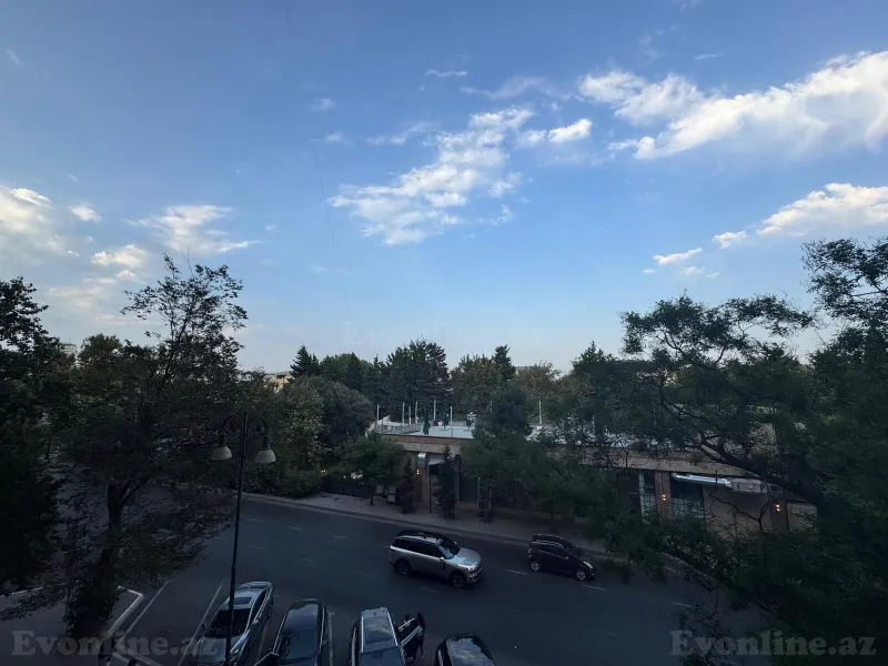 Satılır 2 otaqlı Mənzil Köhnə tikili 57 m² Gənclik m. - şəkil 4