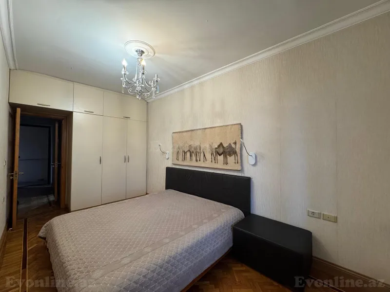Satılır 2 otaqlı Mənzil Köhnə tikili 57 m² Gənclik m. - şəkil 5