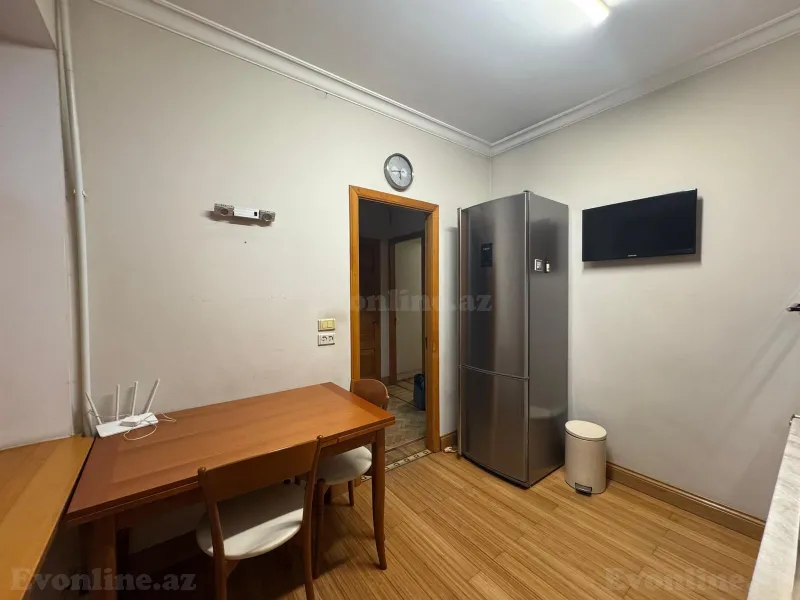 Satılır 2 otaqlı Mənzil Köhnə tikili 57 m² Gənclik m. - şəkil 8