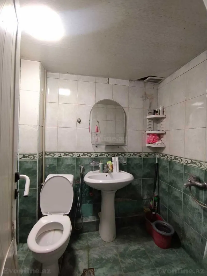 Satılır 2 otaqlı Mənzil Köhnə tikili 50 m² Neftçilər m. - şəkil 3