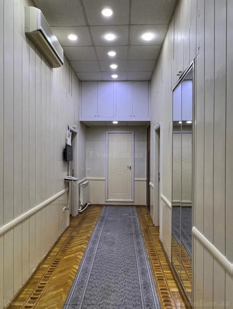 Kirayə verilir 3 otaqlı Mənzil Köhnə tikili 105 m² Səbail r. - şəkil 2