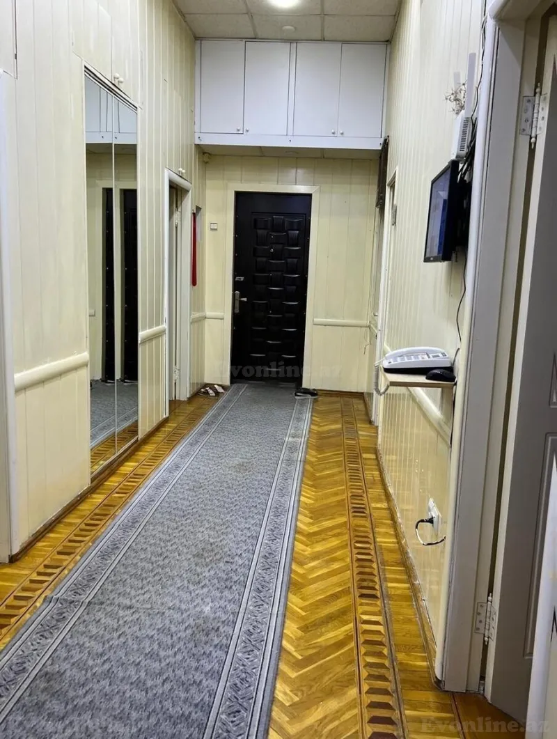 Kirayə verilir 3 otaqlı Mənzil Köhnə tikili 105 m² Səbail r. - şəkil 6