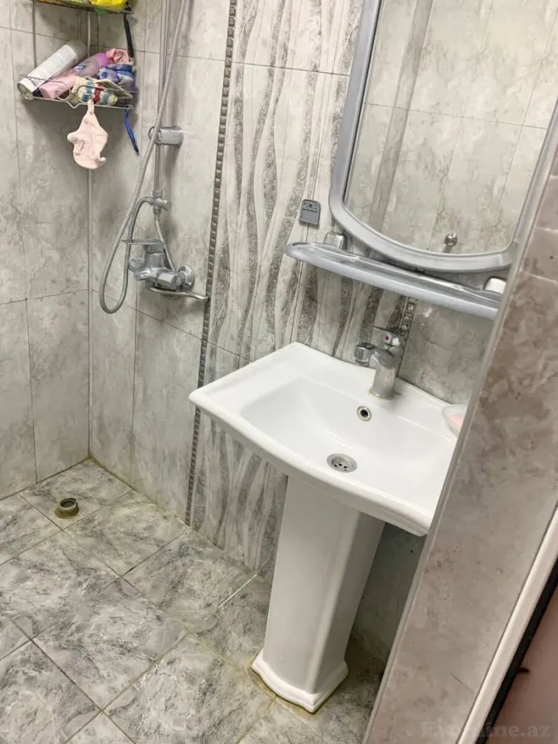 Kirayə verilir 2 otaqlı Mənzil Köhnə tikili 55 m² Səbail r. - şəkil 16