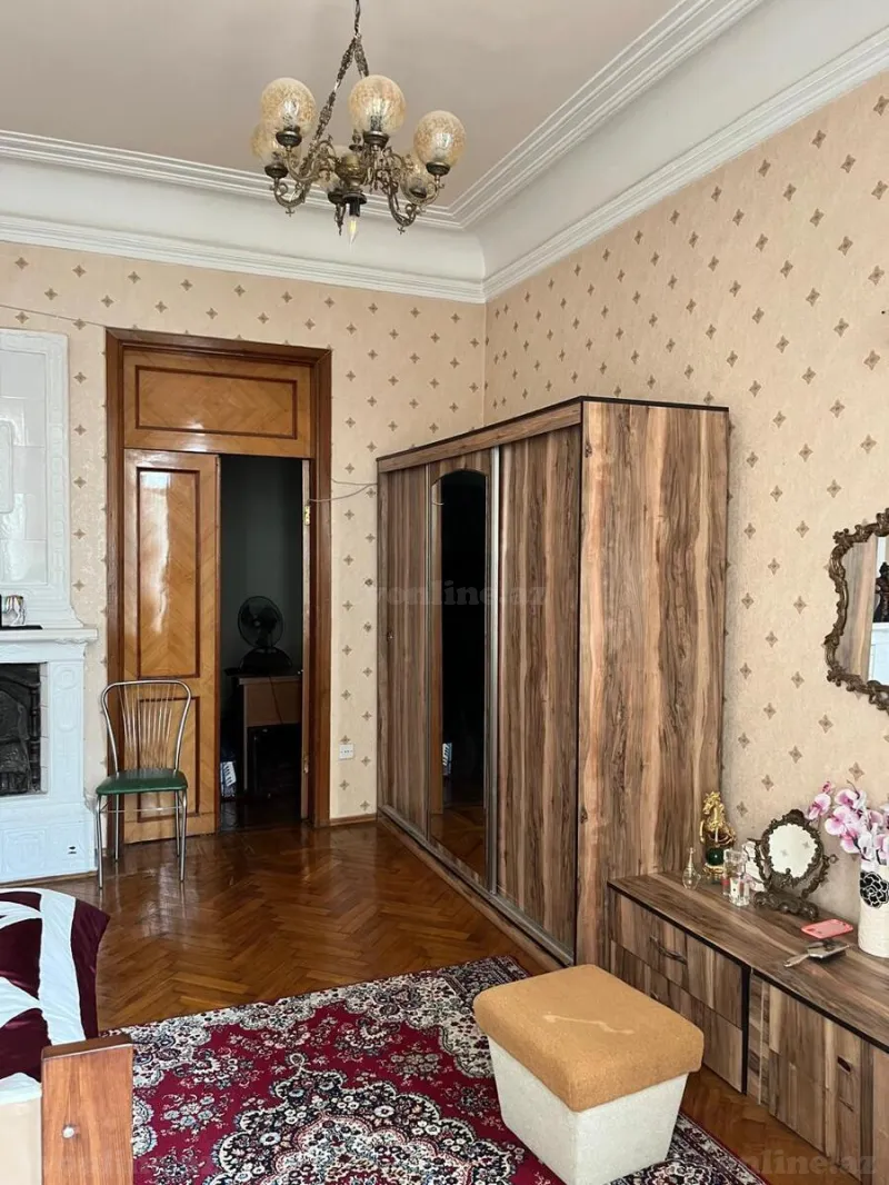 Satılır 5 otaqlı Mənzil Köhnə tikili 170 m² Nizami m. - şəkil 8