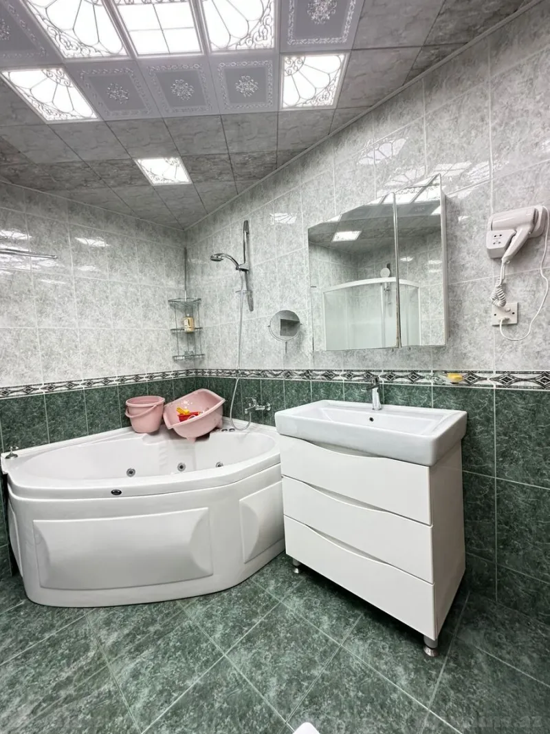 Satılır 4 otaqlı Mənzil Yeni tikili 170 m² Gənclik m. - şəkil 19