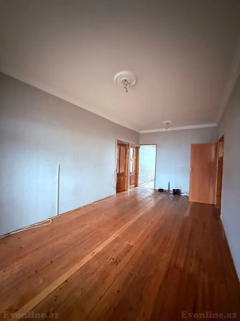 Satılır 4 otaqlı Mənzil Köhnə tikili 110 m² Əhmədli m. - şəkil 2