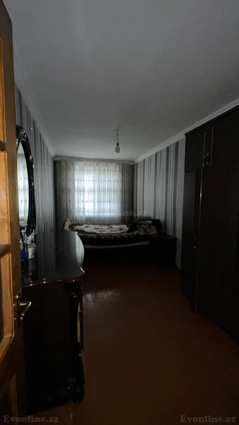 3 otaqlı Mənzil 75 m² Elmlər Akademiyası m. Kirayə verilir