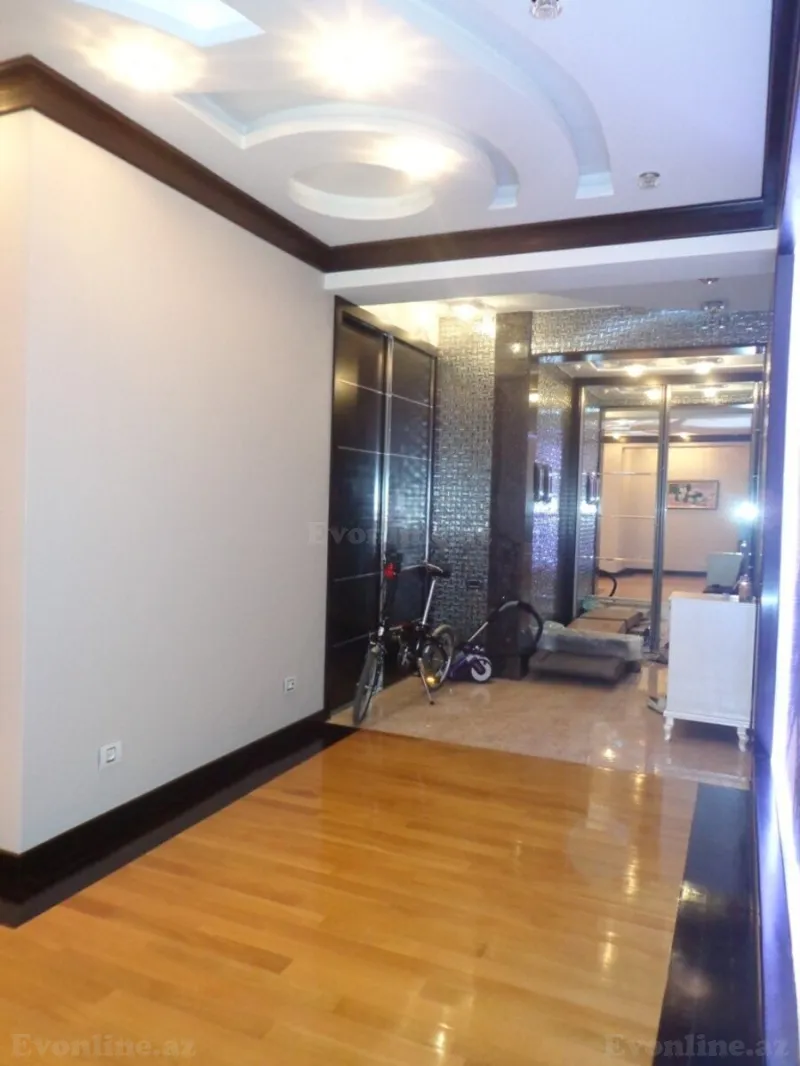 Kirayə verilir 4 otaqlı Mənzil Yeni tikili 220 m² Xətai r. - şəkil 2