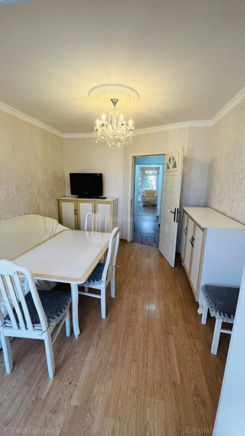 Kirayə verilir 2 otaqlı Mənzil Köhnə tikili 52 m² Səbail r. - şəkil 3