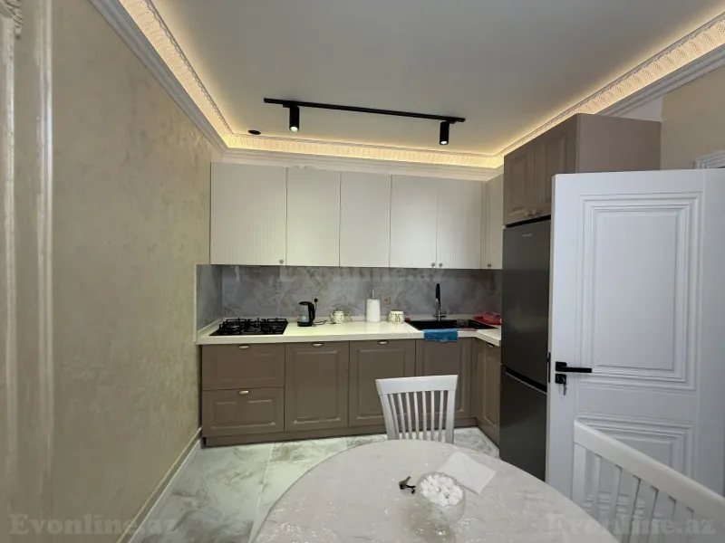 Kirayə verilir 2 otaqlı Mənzil Yeni tikili 60 m² İnşaatçılar m. - şəkil 6