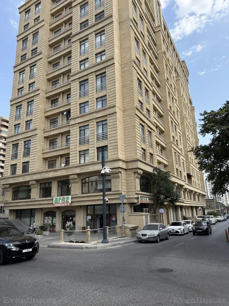 5 otaqlı Mənzil 330 m² Nizami m. Satılır