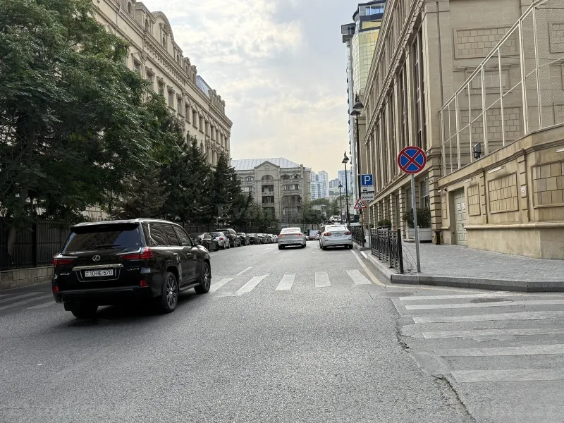 Satılır 5 otaqlı Mənzil Yeni tikili 330 m² Nizami m. - şəkil 2