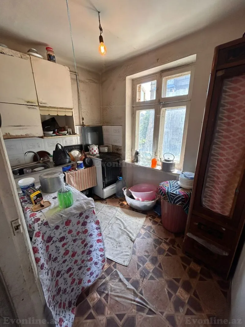 Satılır 3 otaqlı Mənzil Köhnə tikili 70 m² Nəriman Nərimanov m. - şəkil 2