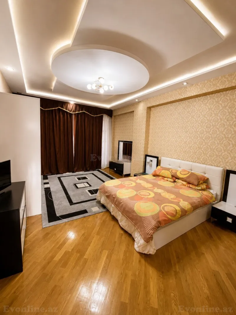 Satılır 4 otaqlı Mənzil Yeni tikili 210 m² Səbail r. - şəkil 8