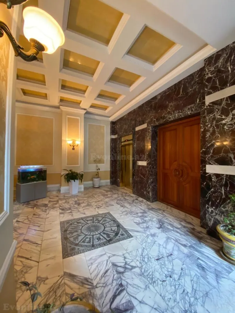 Satılır 4 otaqlı Mənzil Yeni tikili 210 m² Səbail r. - şəkil 13