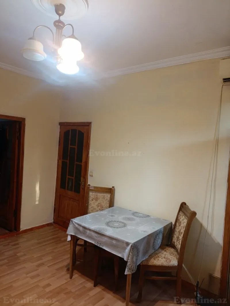 Satılır 2 otaqlı Mənzil Köhnə tikili 50 m² 5-ci mikrorayon - şəkil 4