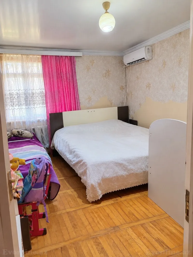 4 otaqlı Mənzil 767 m² Qara Qarayev m. Satılır