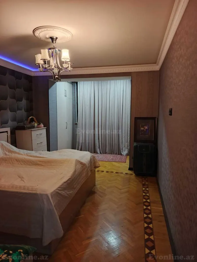 Satılır 4 otaqlı Mənzil Köhnə tikili 115 m² İnşaatçılar m. - şəkil 5