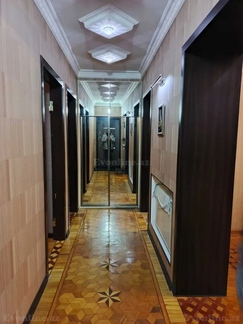 Satılır 4 otaqlı Mənzil Köhnə tikili 115 m² İnşaatçılar m. - şəkil 6