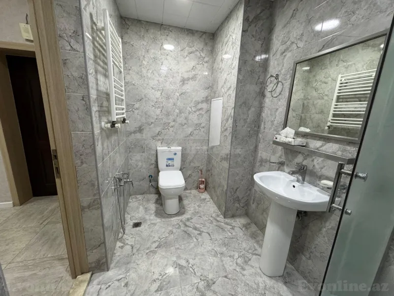 Kirayə verilir 4 otaqlı Mənzil Yeni tikili 146 m² Gənclik m. - şəkil 15