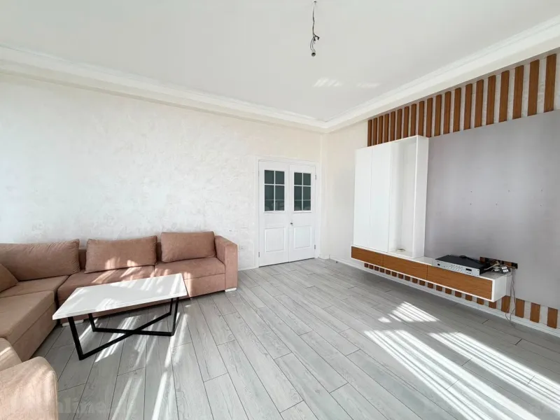 Satılır 3 otaqlı Mənzil Yeni tikili 145 m² Elmlər Akademiyası m. - şəkil 2