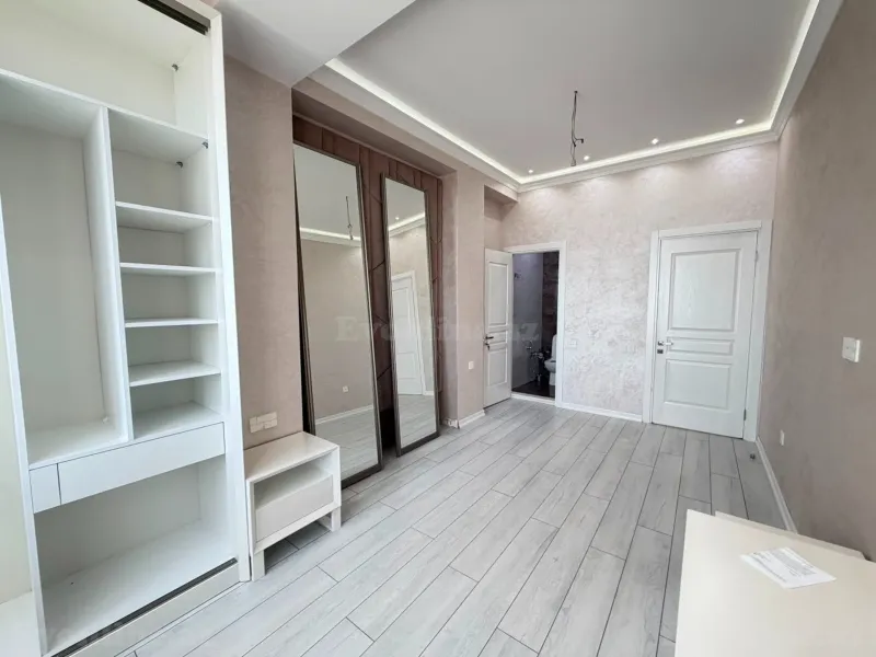 Satılır 3 otaqlı Mənzil Yeni tikili 145 m² Elmlər Akademiyası m. - şəkil 9