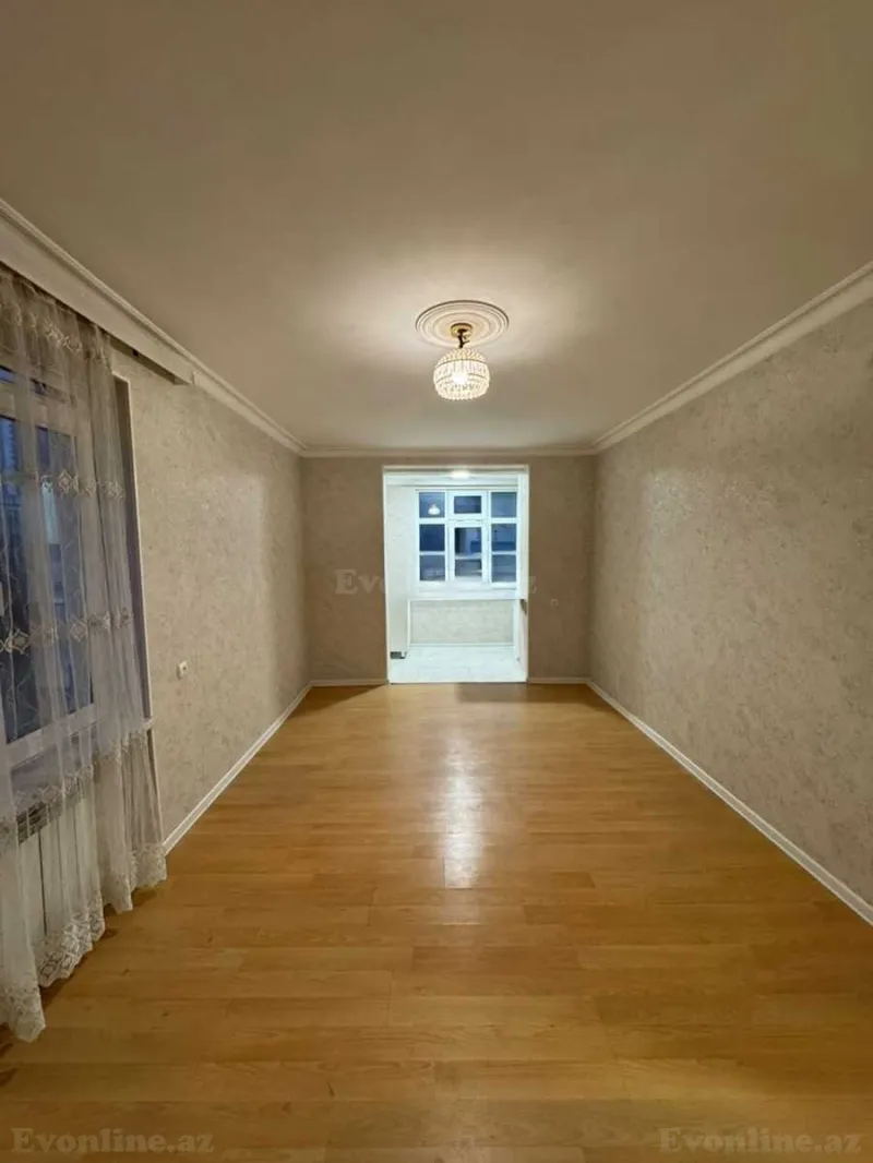2 otaqlı Mənzil 30 m² İnşaatçılar m. Satılır