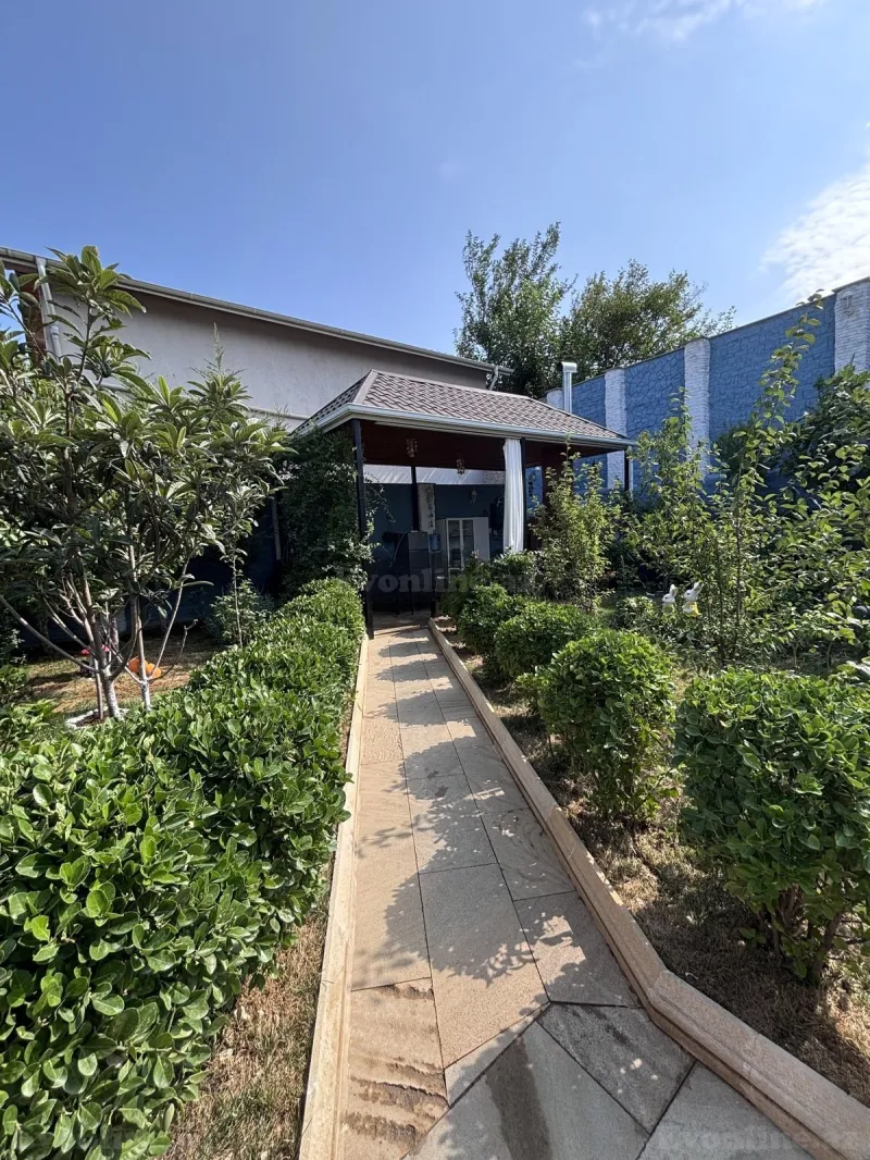 6 otaqlı Həyət evi 230 m² Novxanı Satılır