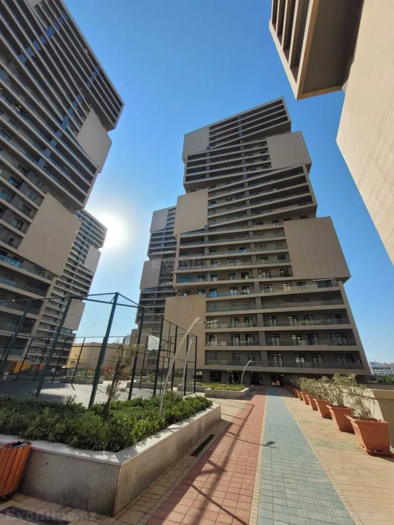 3 otaqlı Mənzil 148 m² 8 Noyabr m. Satılır