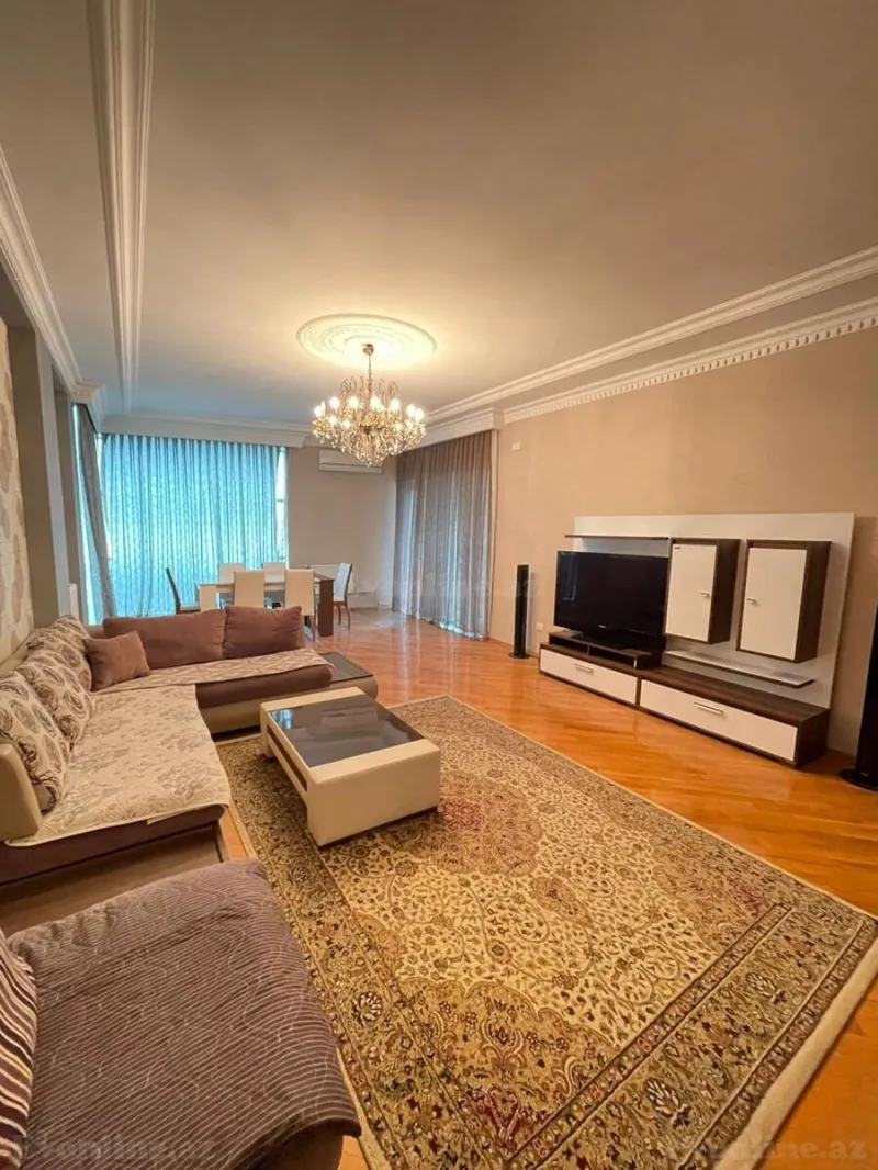 4 otaqlı Mənzil 200 m² 28 May m. Kirayə verilir
