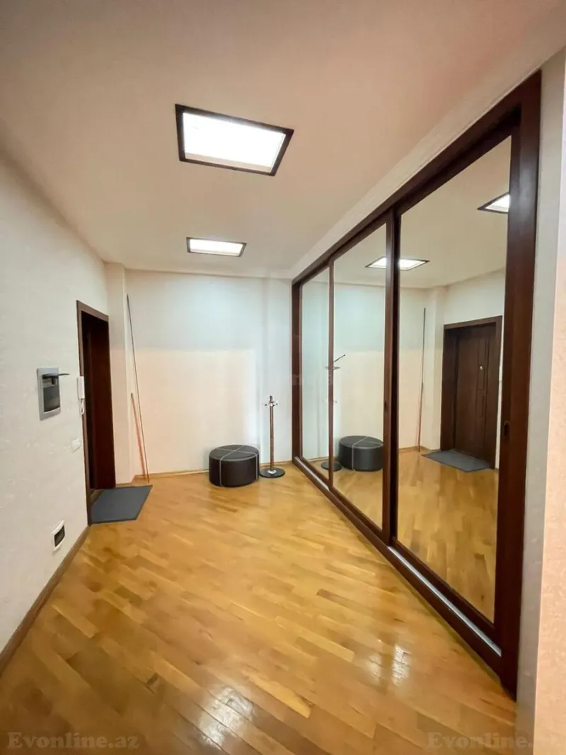 Kirayə verilir 4 otaqlı Mənzil Yeni tikili 200 m² 28 May m. - şəkil 3