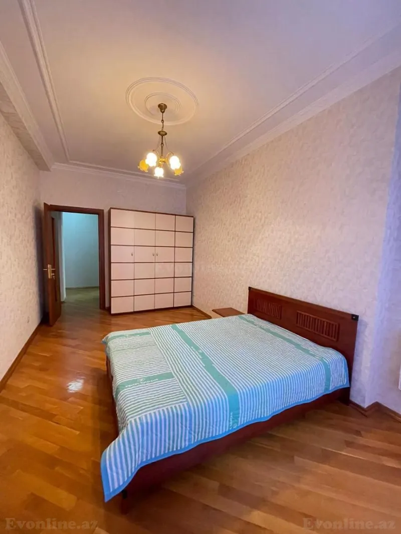 Kirayə verilir 4 otaqlı Mənzil Yeni tikili 200 m² 28 May m. - şəkil 12