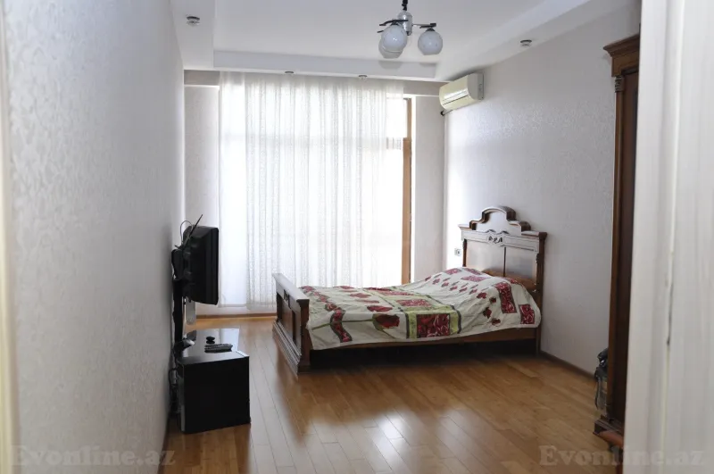 Satılır 4 otaqlı Mənzil Yeni tikili 192 m² Xətai r. - şəkil 5