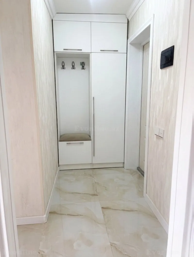 Satılır 2 otaqlı Mənzil Köhnə tikili 50 m² Koroğlu m. - şəkil 2