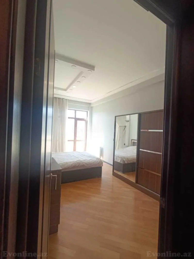 Kirayə verilir 3 otaqlı Mənzil Yeni tikili 160 m² Gənclik m. - şəkil 9