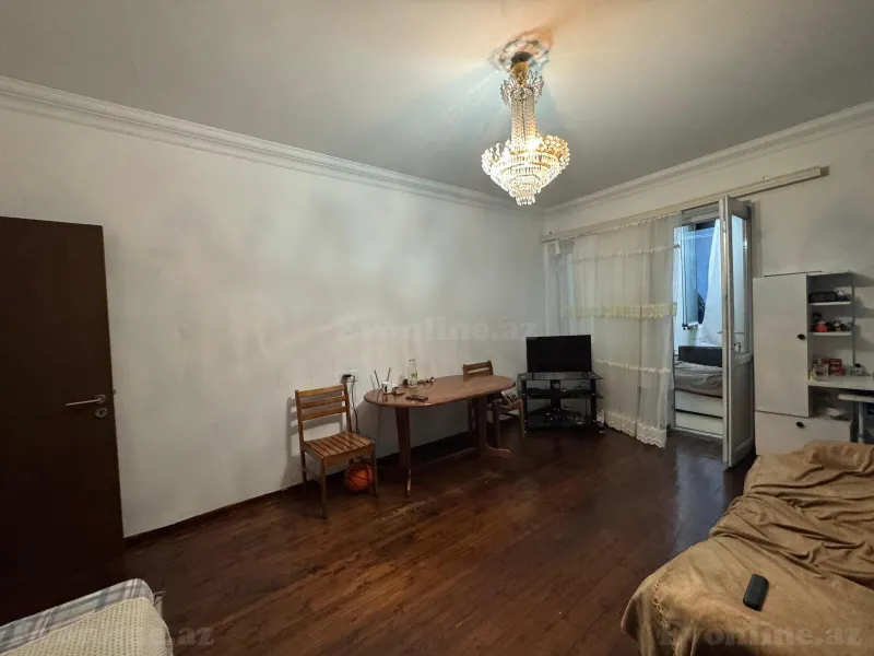 Satılır 2 otaqlı Mənzil Köhnə tikili 50 m² Gənclik m. - şəkil 2