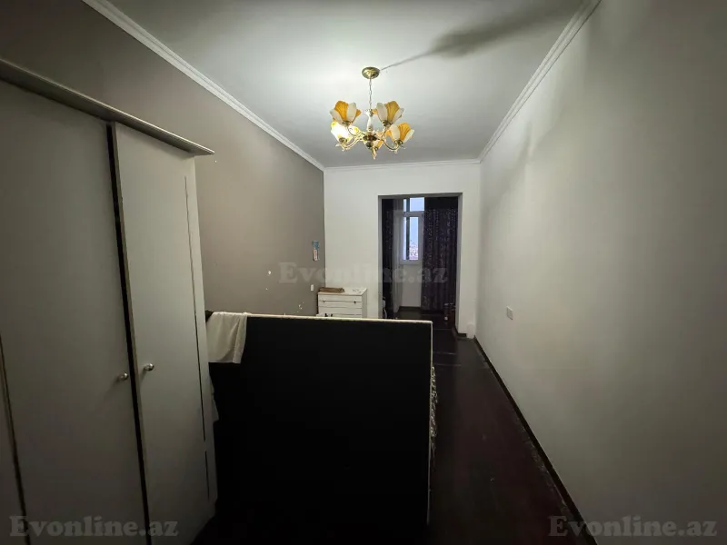 Satılır 2 otaqlı Mənzil Köhnə tikili 50 m² Gənclik m. - şəkil 5