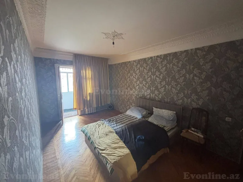 Kirayə verilir 3 otaqlı Mənzil Köhnə tikili 95 m² İnşaatçılar m.