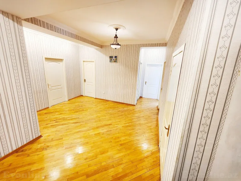 Kirayə verilir 3 otaqlı Mənzil Yeni tikili 130 m² Bakmil m. - şəkil 6