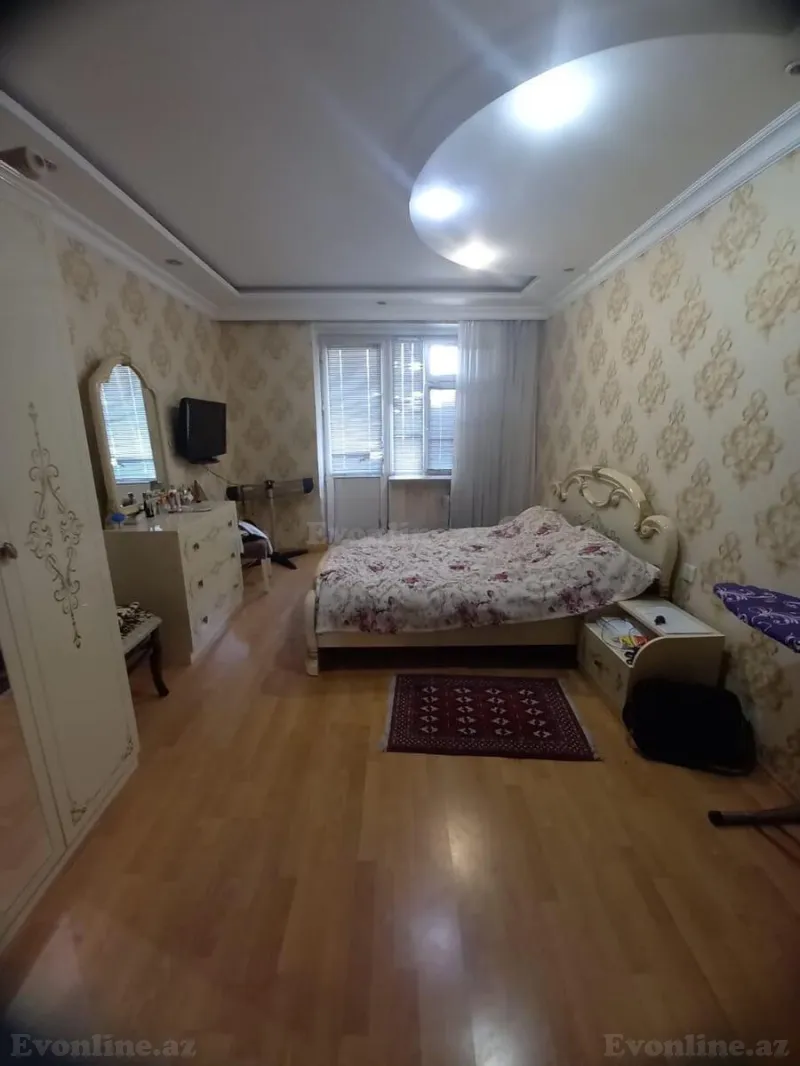 Satılır 3 otaqlı Mənzil Köhnə tikili 70 m² Yasamal r. - şəkil 2