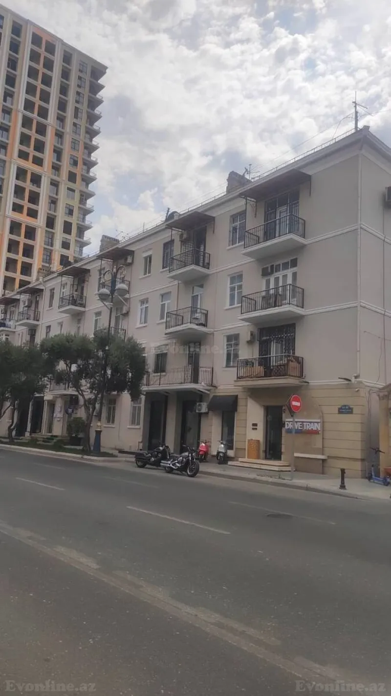 1 otaqlı Mənzil 30 m² Xətai r. Satılır