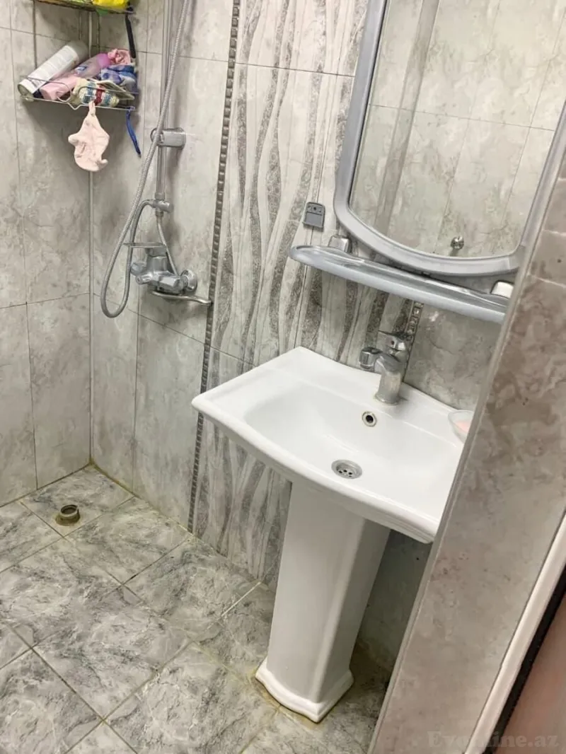 Kirayə verilir 2 otaqlı Mənzil Köhnə tikili 60 m² Elmlər Akademiyası m. - şəkil 3