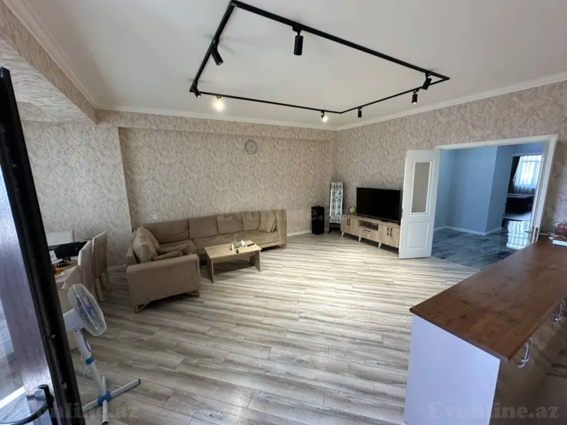 Satılır 3 otaqlı Mənzil Yeni tikili 134 m² 8-ci mikrorayon