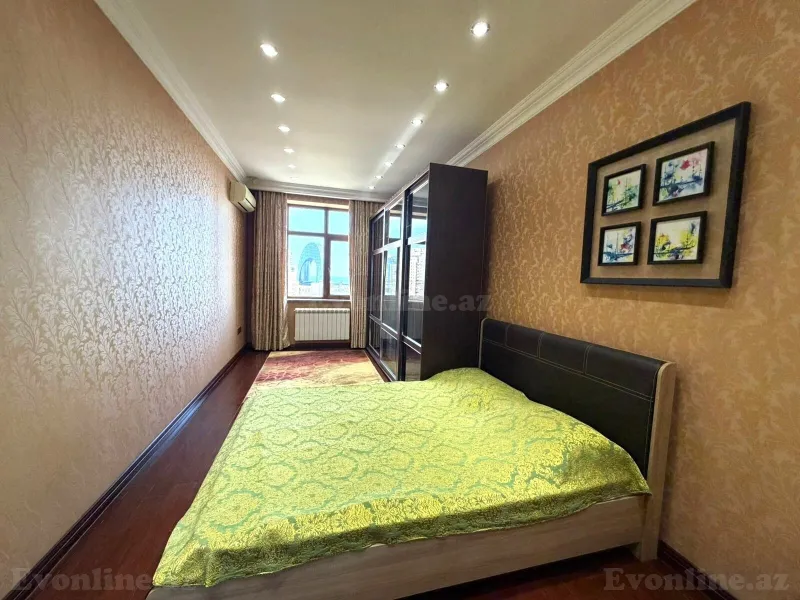 Satılır 4 otaqlı Mənzil Yeni tikili 180 m² 28 May m. - şəkil 16